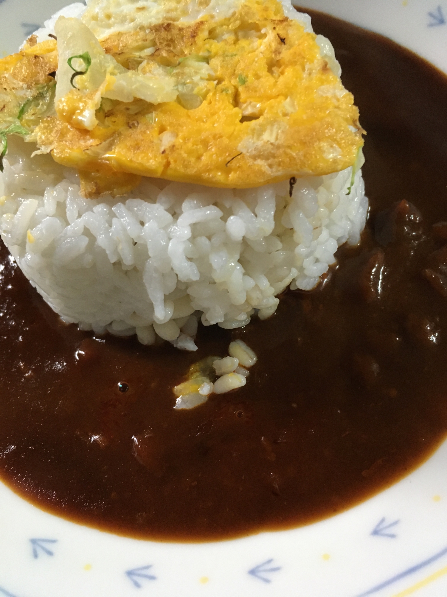 カレーにキャベツ卵焼き