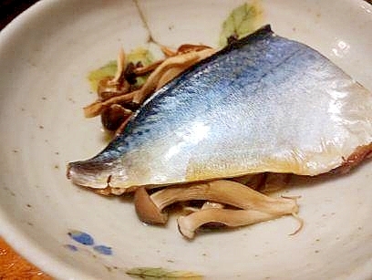 鯖と　しめじの　レンジ蒸し