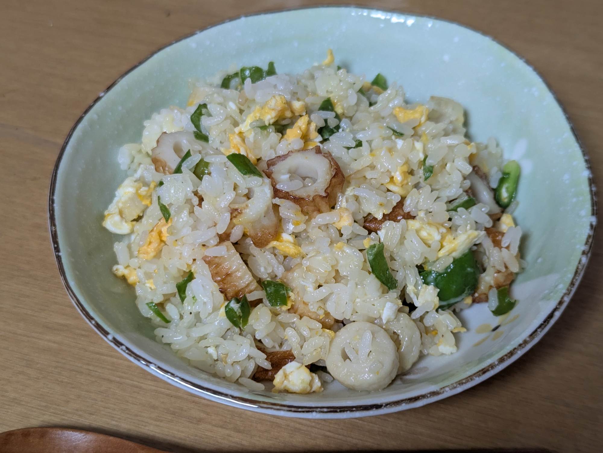 国産チーズで♫ピーマンと竹輪のチーズチャーハン