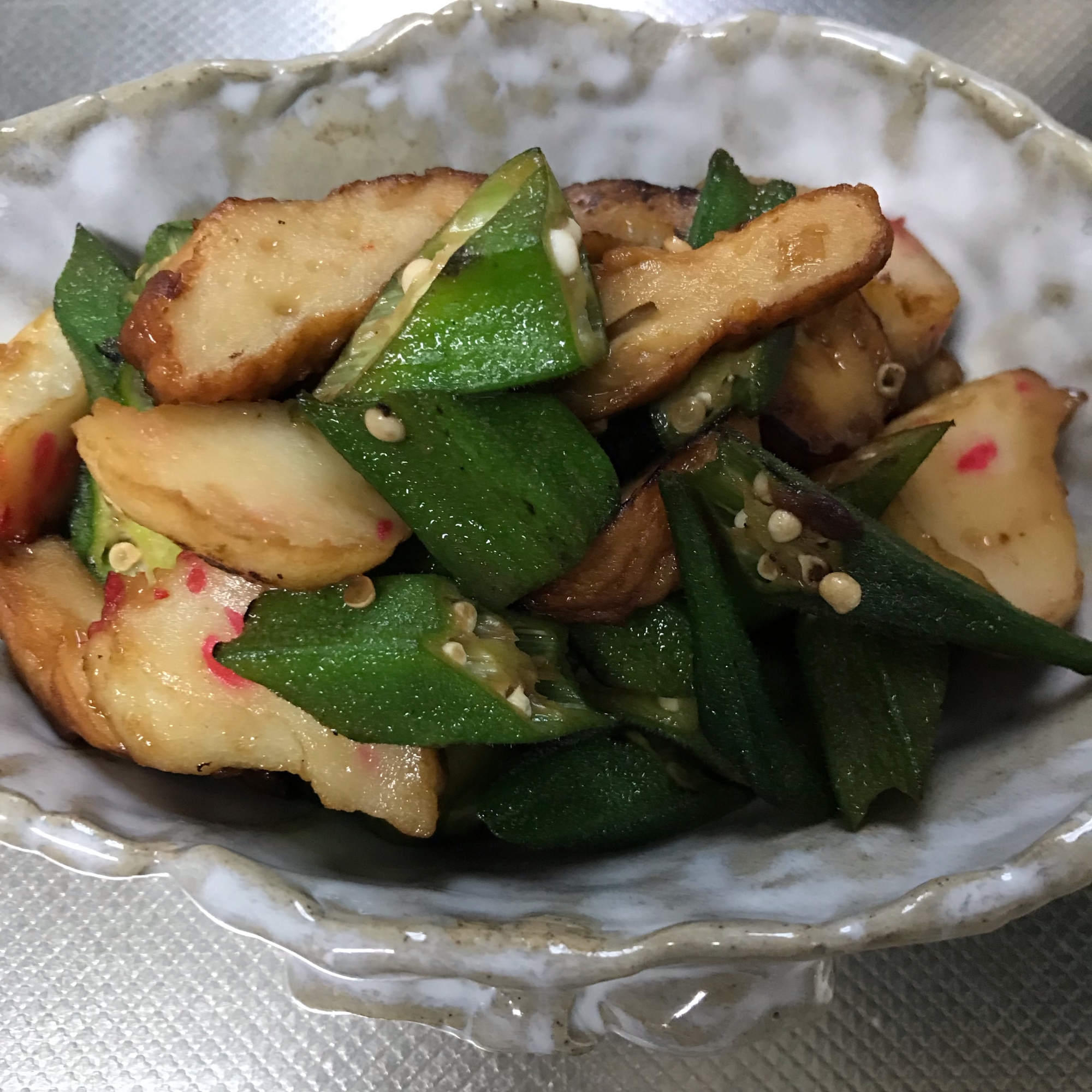 オクラとさつま揚げのさっと炒め〜バター醤油味