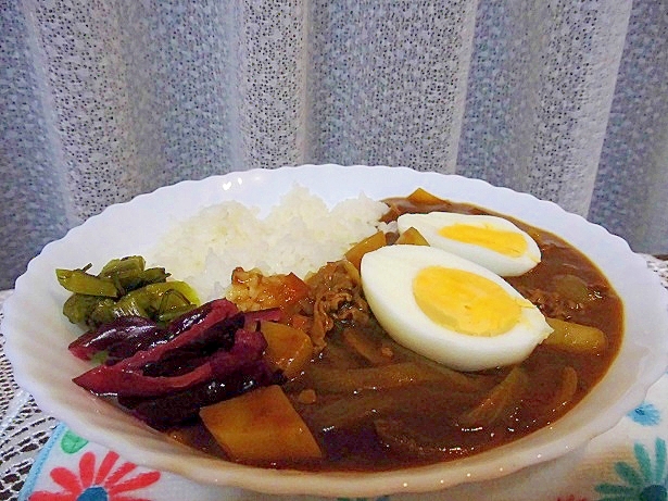 ゆで卵とカレーライス