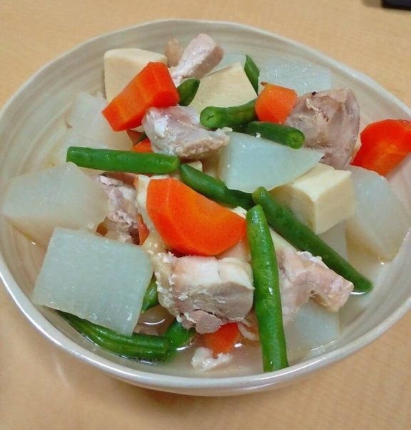 高野豆腐と鶏と野菜の煮物