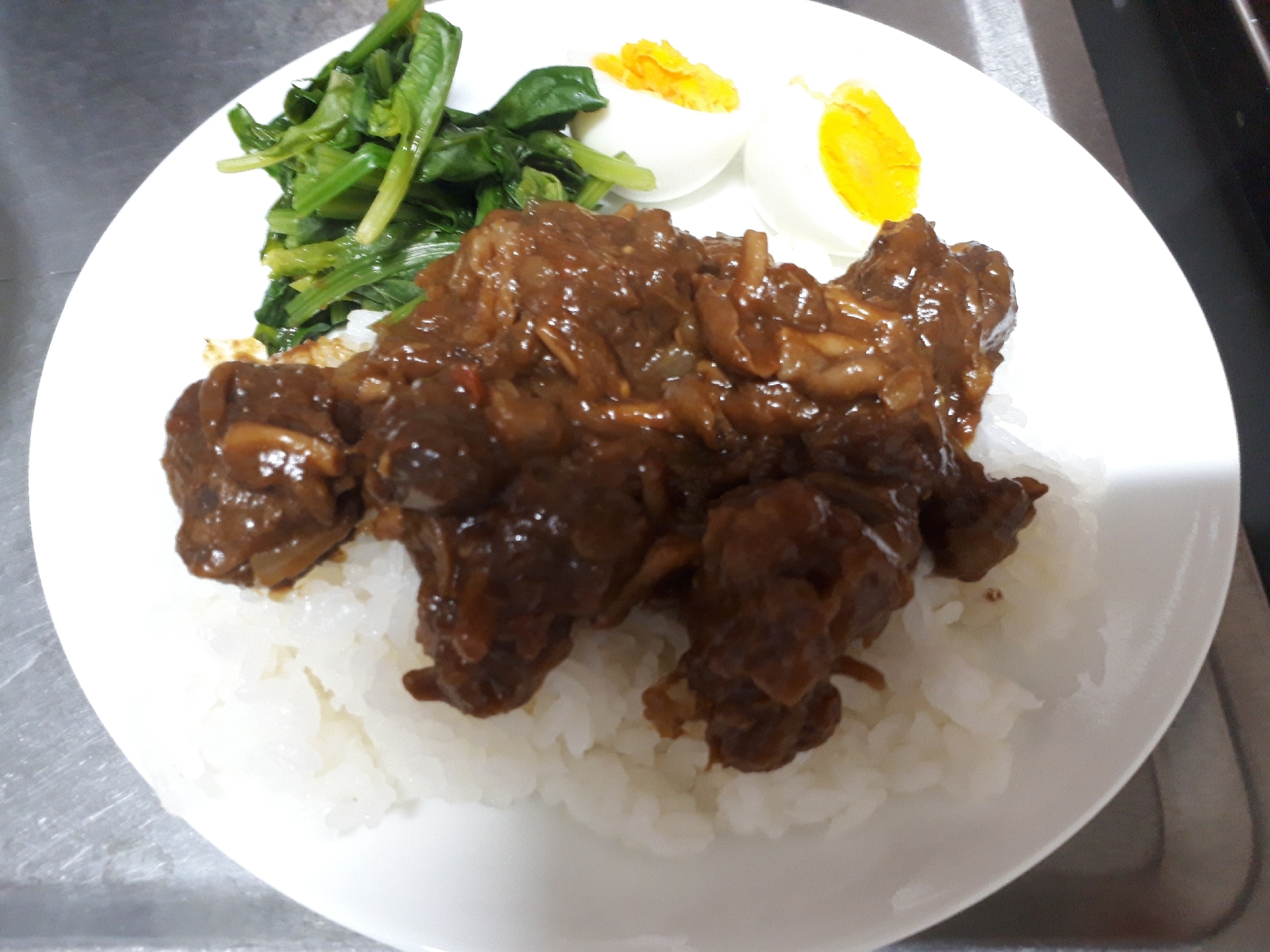 STAUBでお店のような☆ホロホロ牛肉無水カレー