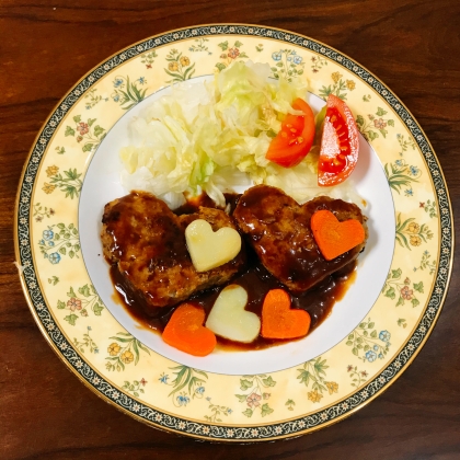 バレンタインデーの夕食に作りました！
コツを参考に作ってみたら、綺麗なハート形になりました(o^^o)
レシピありがとうございました。