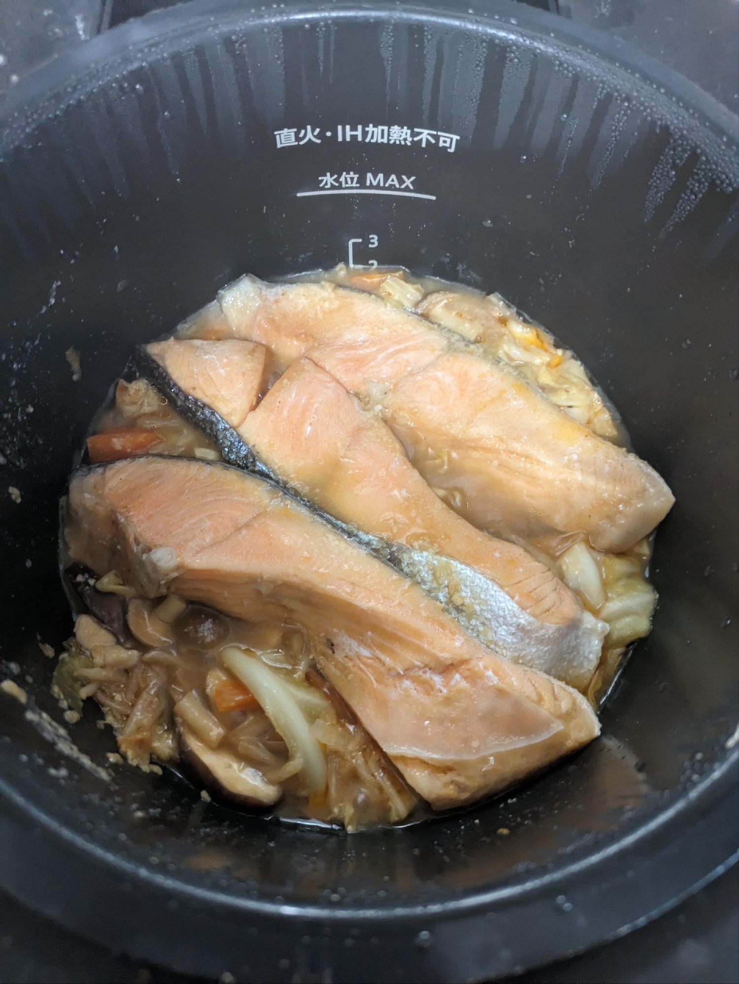 ホットクックで作る鮭のちゃんちゃん焼き