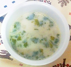 セロリのコンソメ豆乳スープ