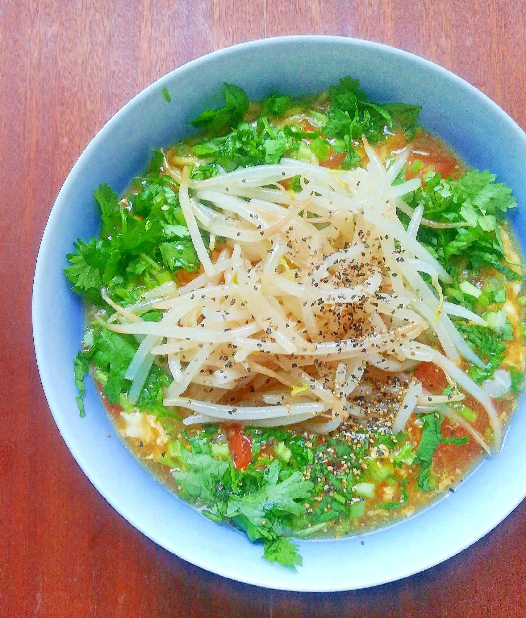 夏野菜の酸辣湯麺