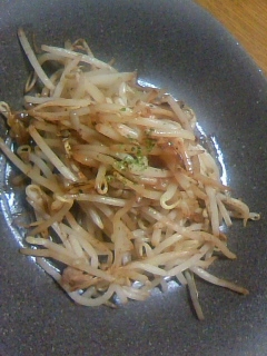 もやしのバター醤油炒め