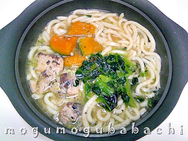 さば水煮缶で簡単に♪鯖煮込みうどん