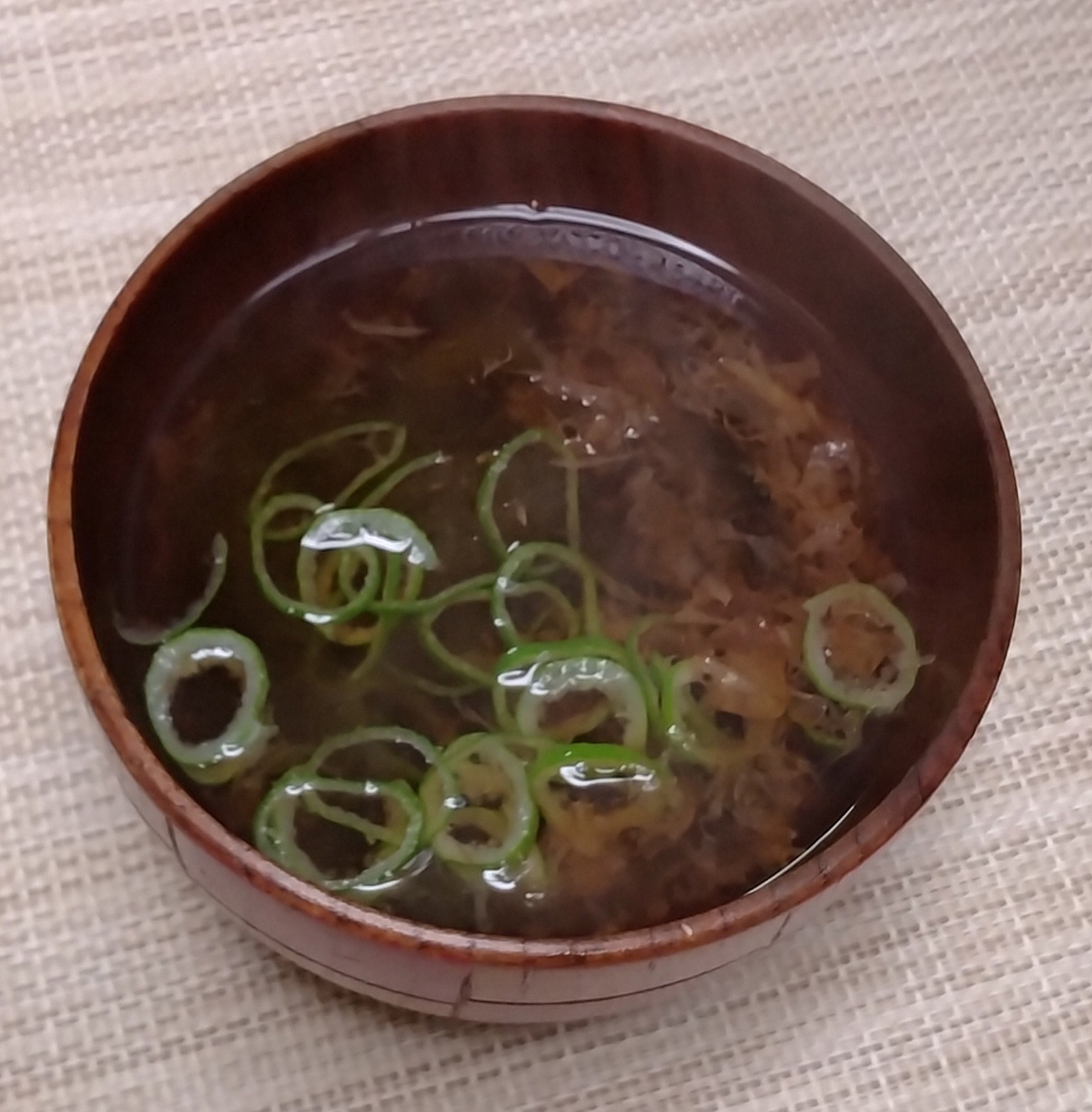 超超簡単、お湯を注ぐだけの汁！