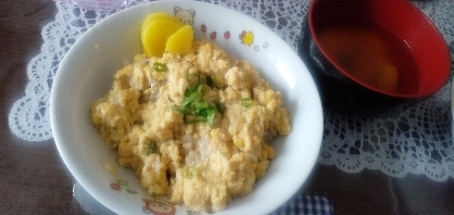 作るのは凄く簡単で…自分の好きなモノを入れてみた…味付けにごま油を1敵入れて…チューブの生姜とゴマをたして作りました…。