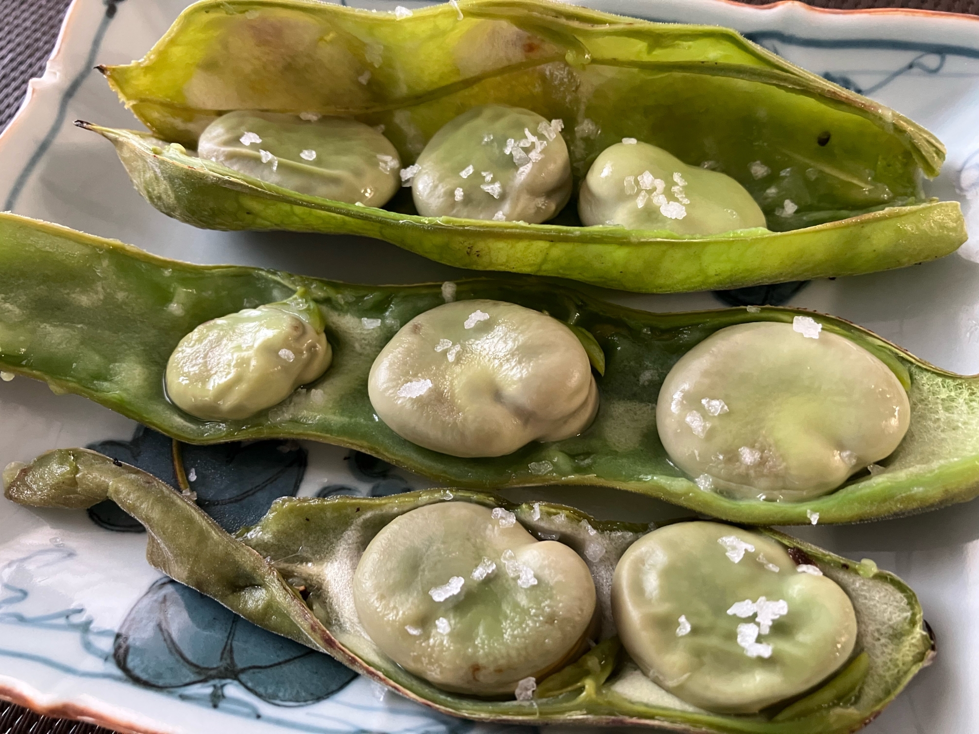 グリルで簡単☆焼きそら豆☆一番美味しい空豆の食べ方