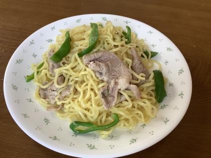 たっぷりピーマン☘️塩焼きそば