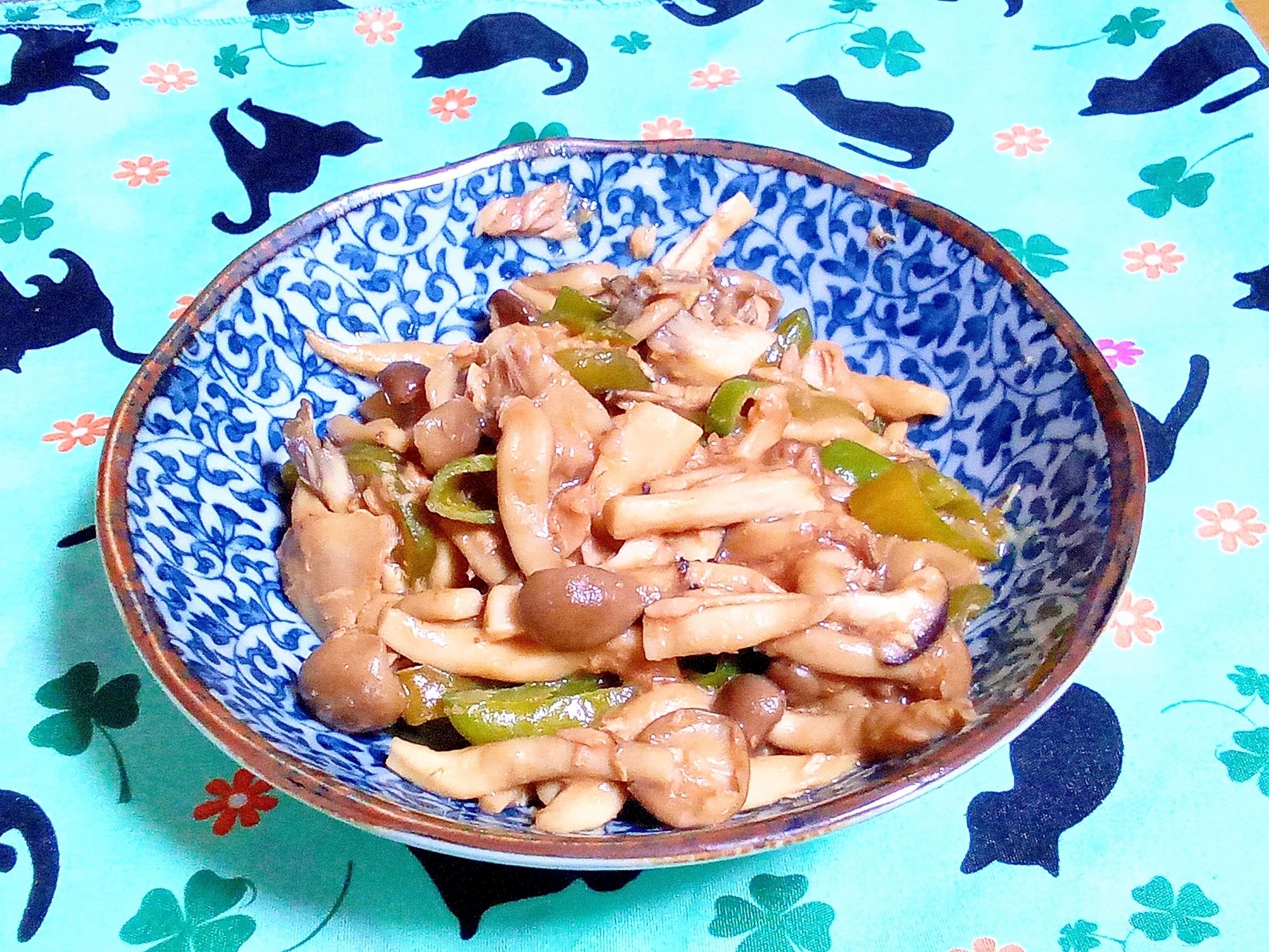 やみつき確定♥️３種のきのこと甘唐のンブシー