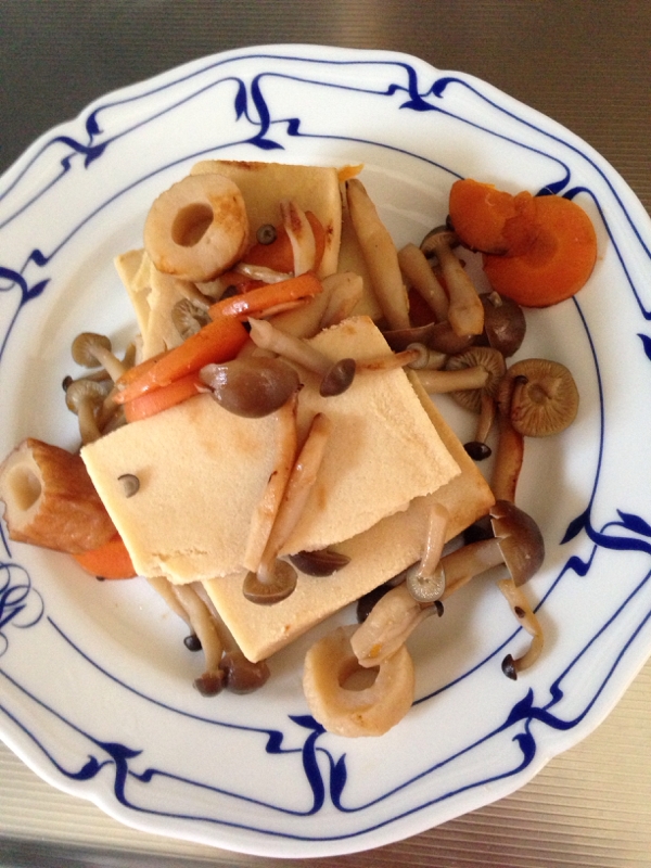 しめじと高野豆腐の煮物