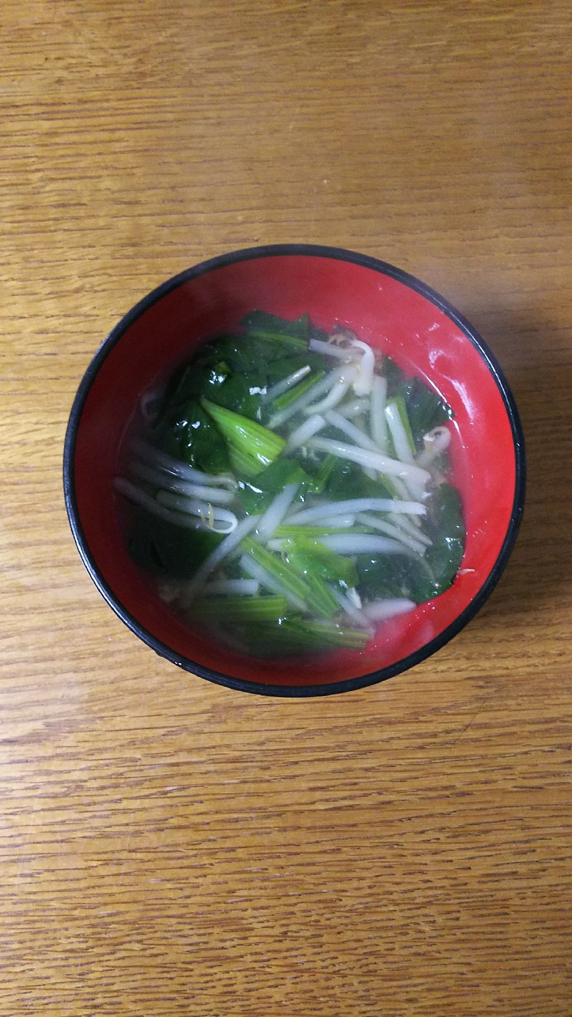 もやしとほうれん草のダシダスープ