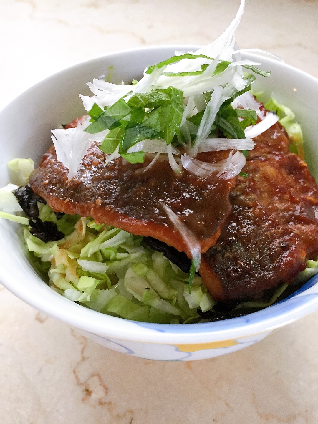 鯵の味噌だれ丼★キャベツと一緒に召し上がれ♪