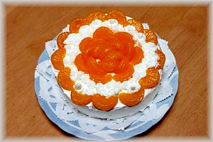 みかんの缶詰だけで簡単デコレーションケーキ!