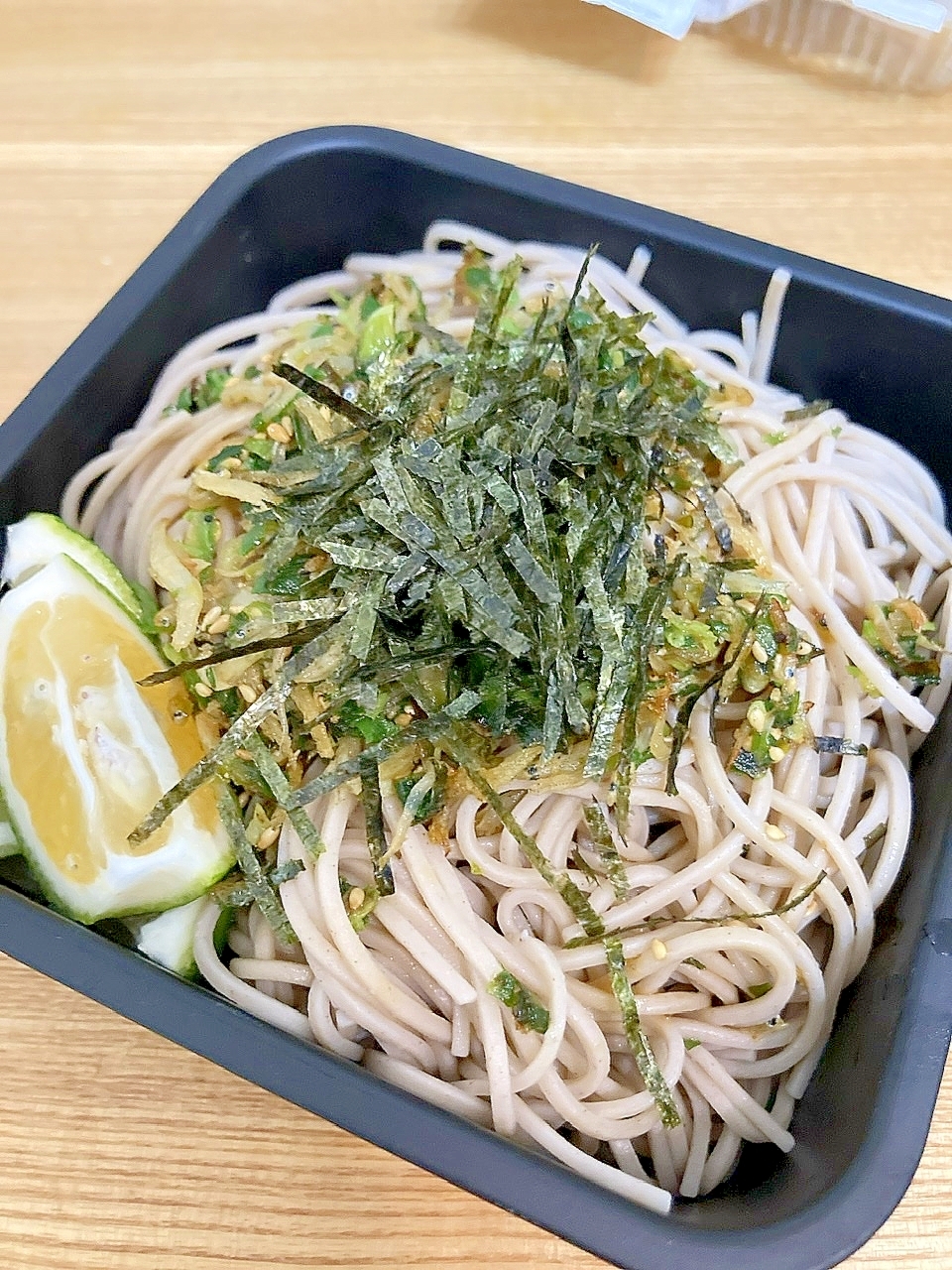 香ばしい♪小葱としらすの混ぜ蕎麦