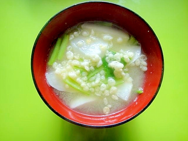 カブと揚げ玉の味噌汁