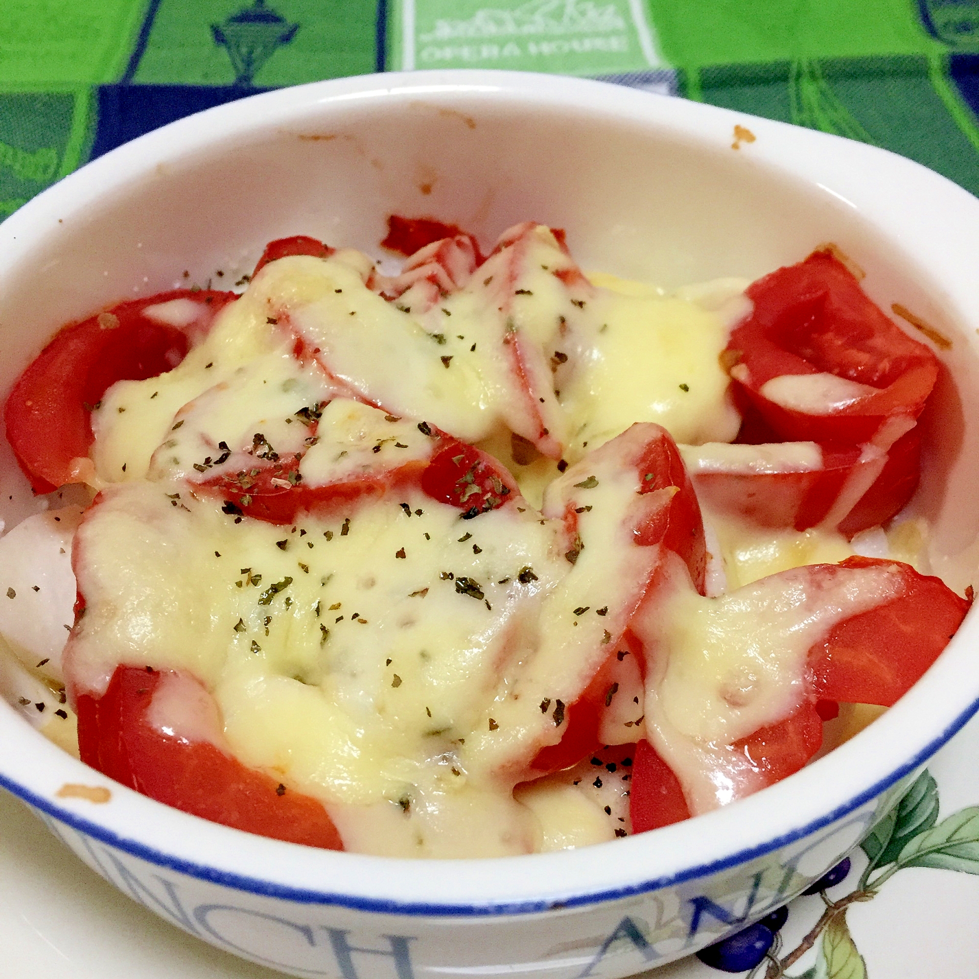 里芋とトマト、チーズのせ オーブン 焼き♪