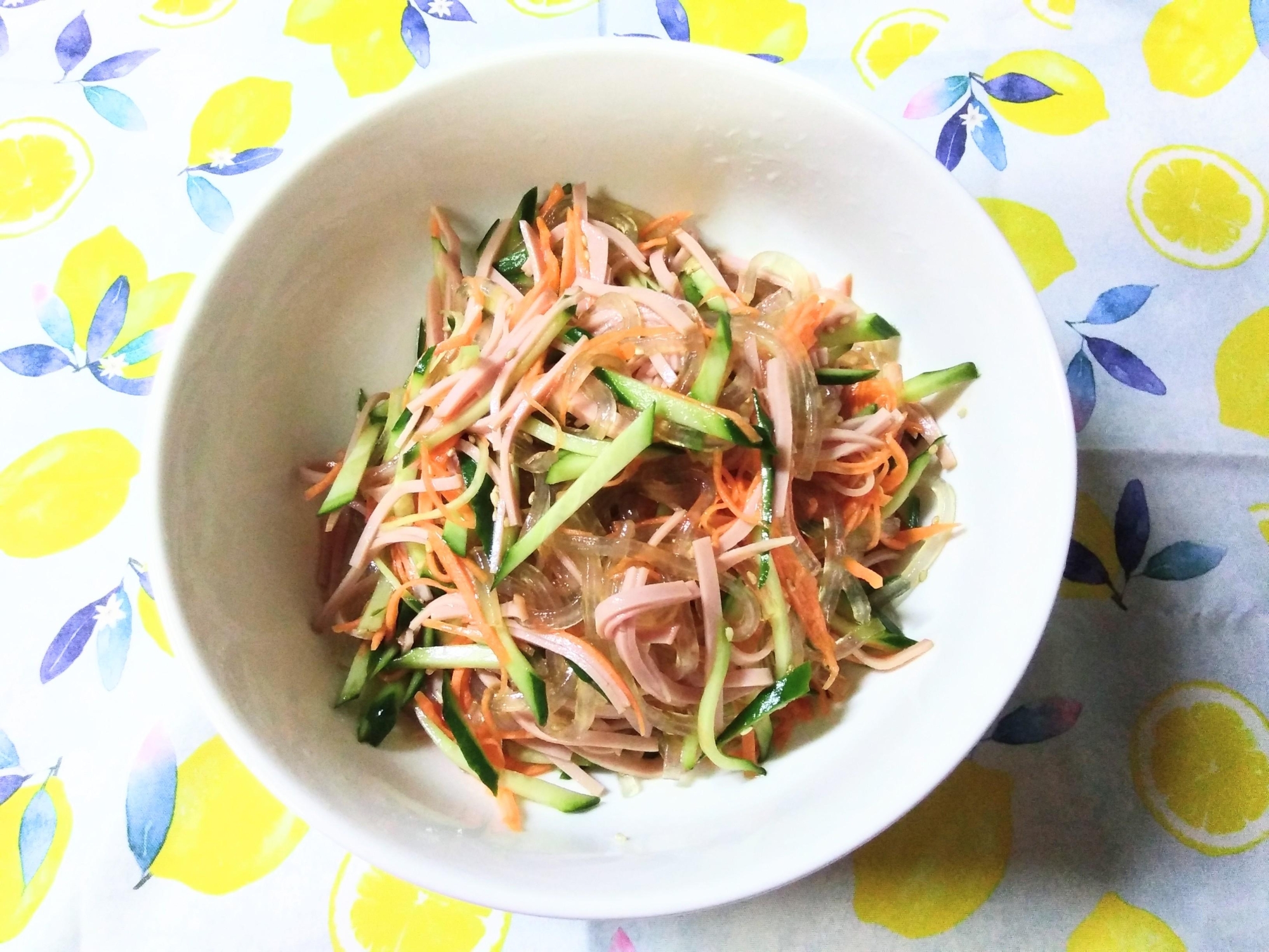 つるっとさっぱり　葛切りの中華サラダ