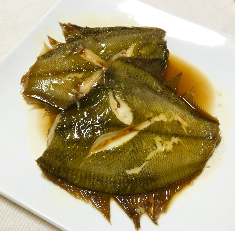 三温糖と醤油で♪簡単基本のカレイの煮付け♡