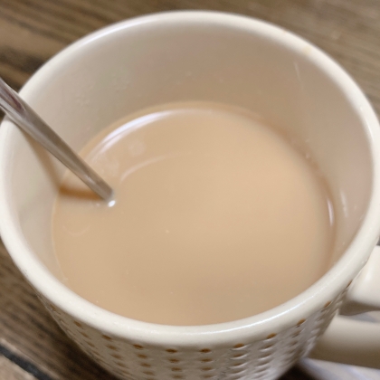 こんばんは♪夜の休憩にミルクティーを♡
ミルクティーが紅茶の中で1番好きです(*´艸`)✧︎*。