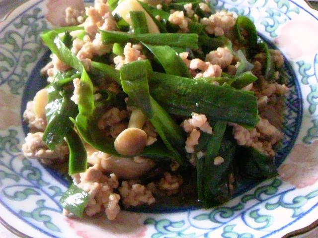 ニラとひき肉の甘酢ケチャップ炒め