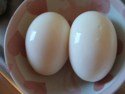 卵がいっぱいあるときは必ず何個かゆで卵にしてます。冷蔵庫に常備です♥