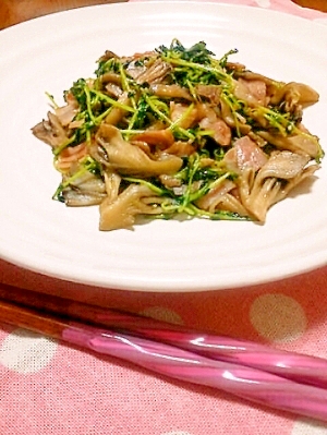 豆苗とベーコンの炒め物