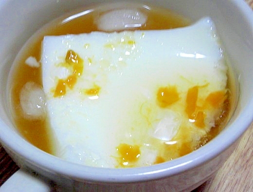 杏ジャム入りシロップの杏仁豆腐