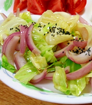 男のお手伝い！ランチプレートに盛り付ける炒め野菜