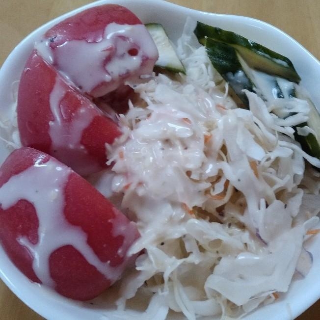 人参・キャベツ・トマト・胡瓜のサラダ