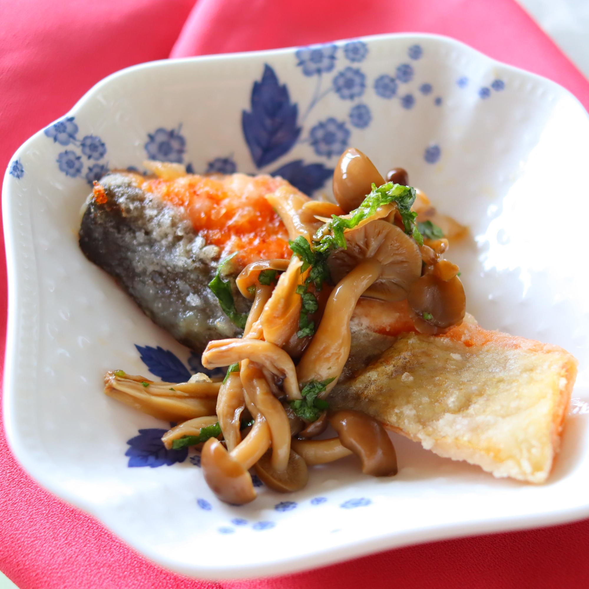 青紫蘇香るきのこタレで頂く秋鮭