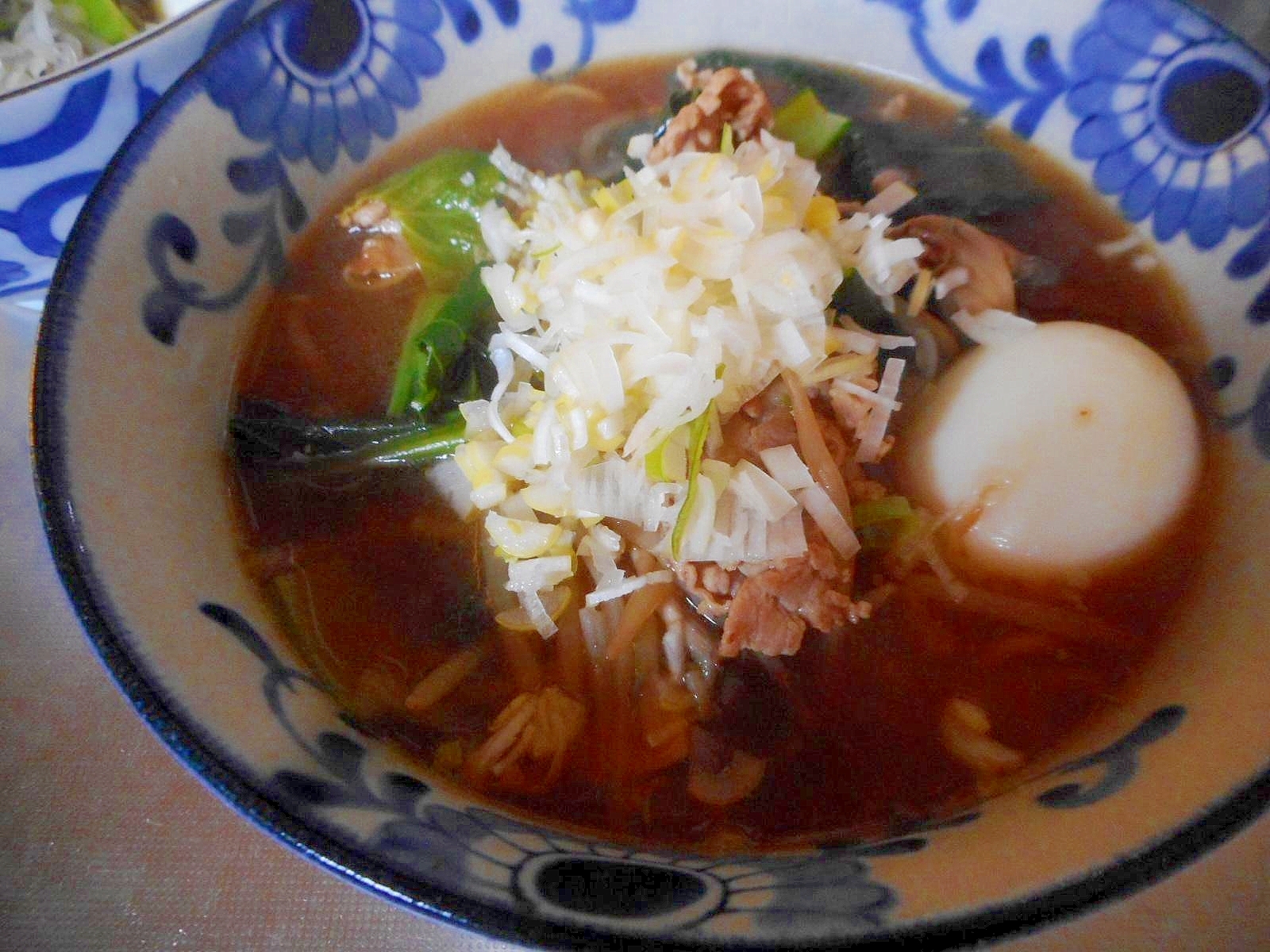 豚肉小松菜もやしの味噌ラーメン