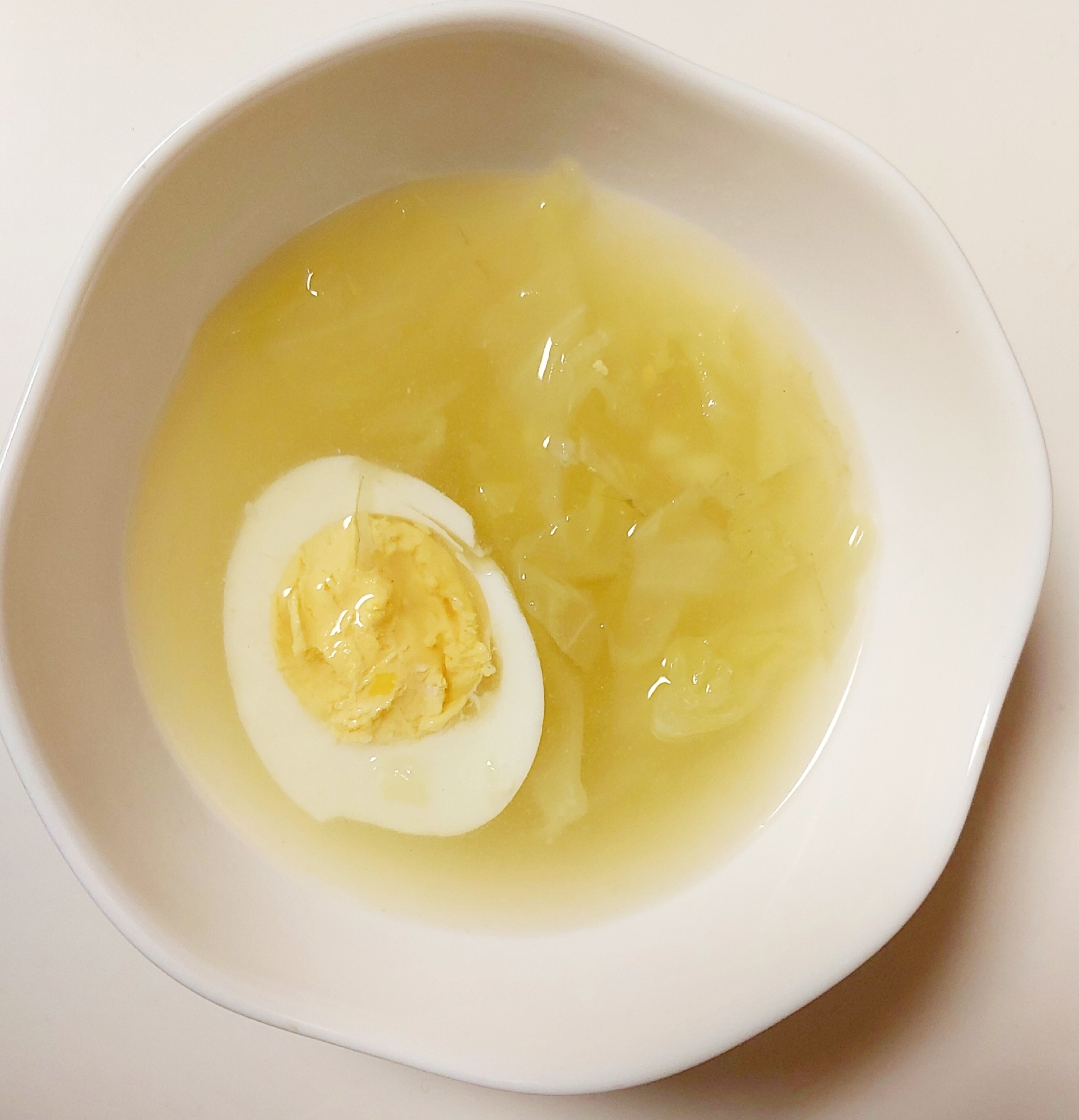 ゆで卵キャベツコンソメスープ