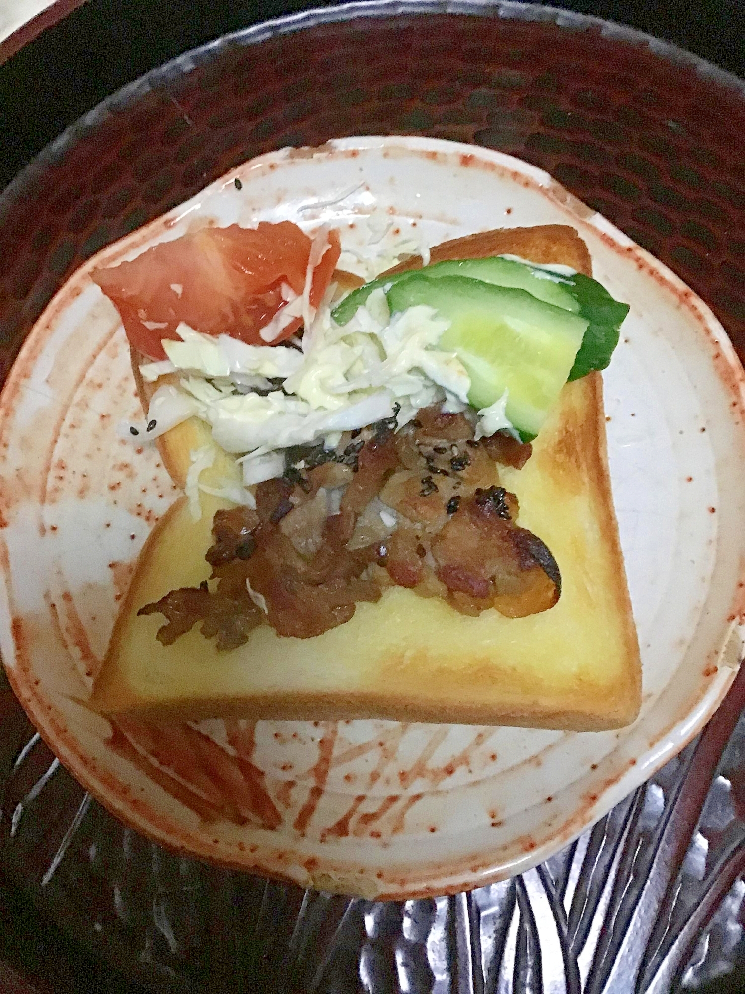 豚の焼肉マヨ野菜サンド。