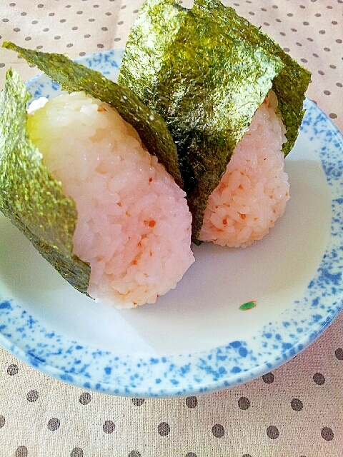 鮭フレークと具入りラー油のおにぎり レシピ 作り方 By ラズベリっち 楽天レシピ 鮭フレークと具入りラー油のおにぎり レシピ 作り方 By ラズベリっち 楽天レシピ