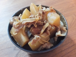 大根と豚バラの煮物　生姜でポカポカ