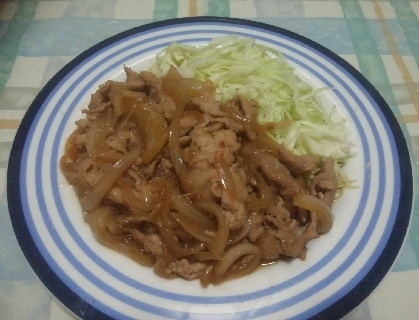 うちの実家も玉ねぎ入りが多かったです。小麦粉のおかげで、タレがよくからんで美味しかったです。