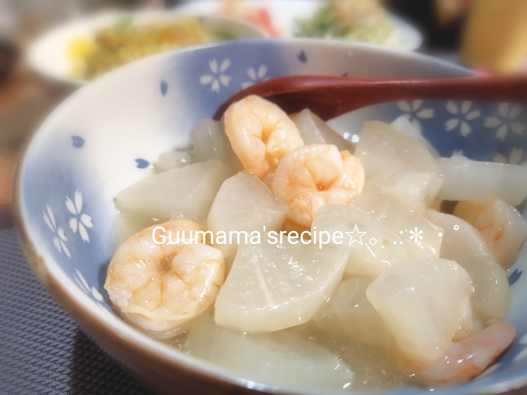 白だしで簡単♡レンジで時短♡大根とえびの白だし煮