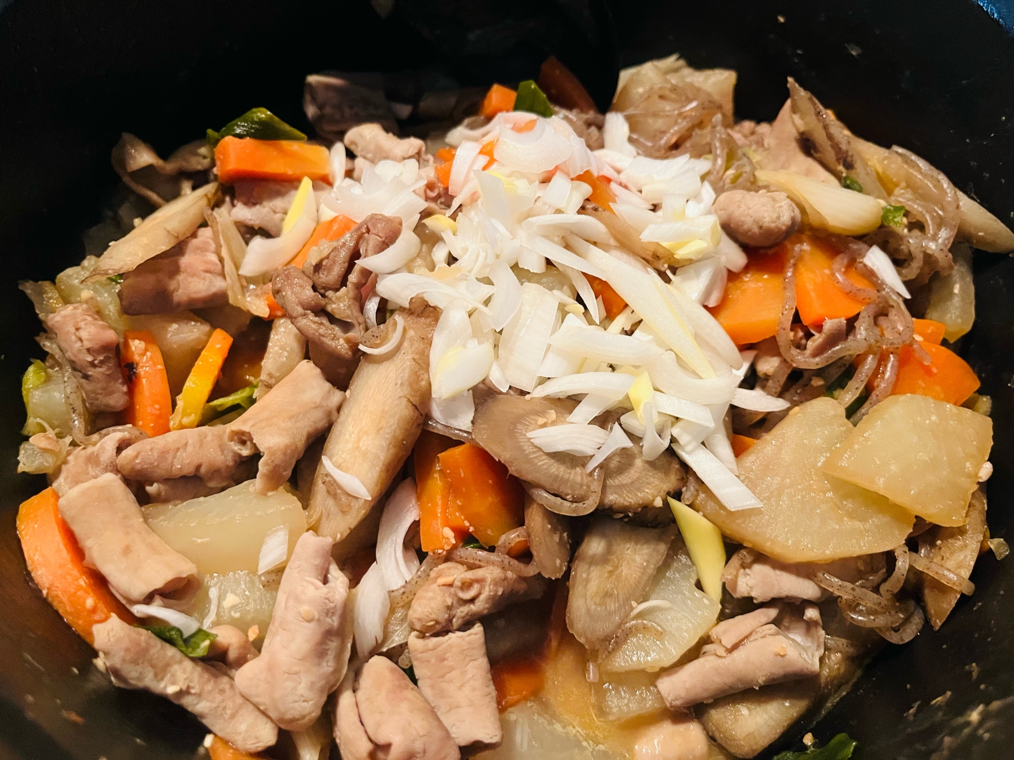 ストウブで作るもつ煮込み