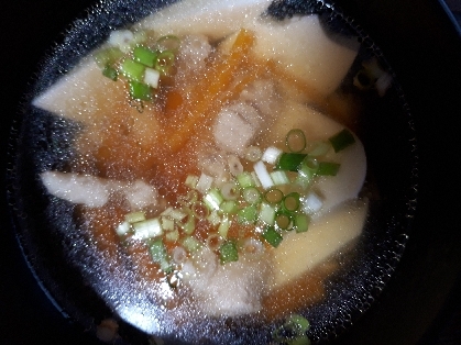 茅乃舎だしで鶏団子スープ