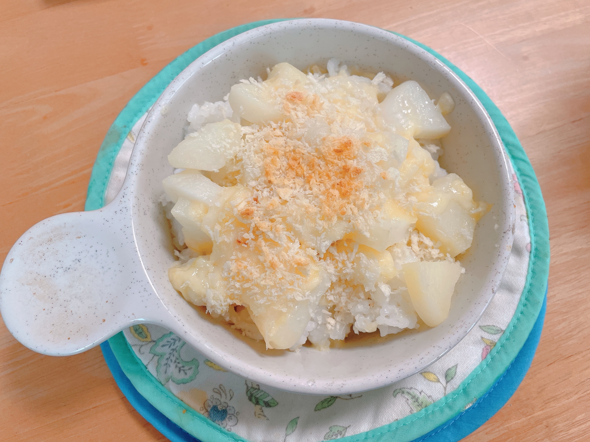 キャンプでも作れちゃうポテトチーズ丼