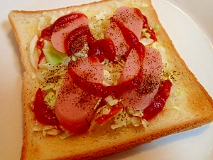 ❤キャベツと魚肉ソーセージのケチャ味トースト❤