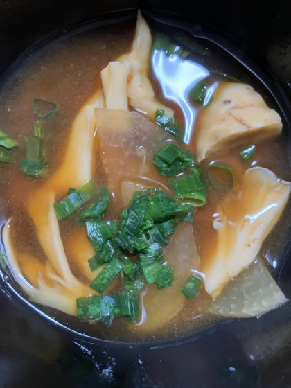 大根と舞茸長ネギの味噌汁