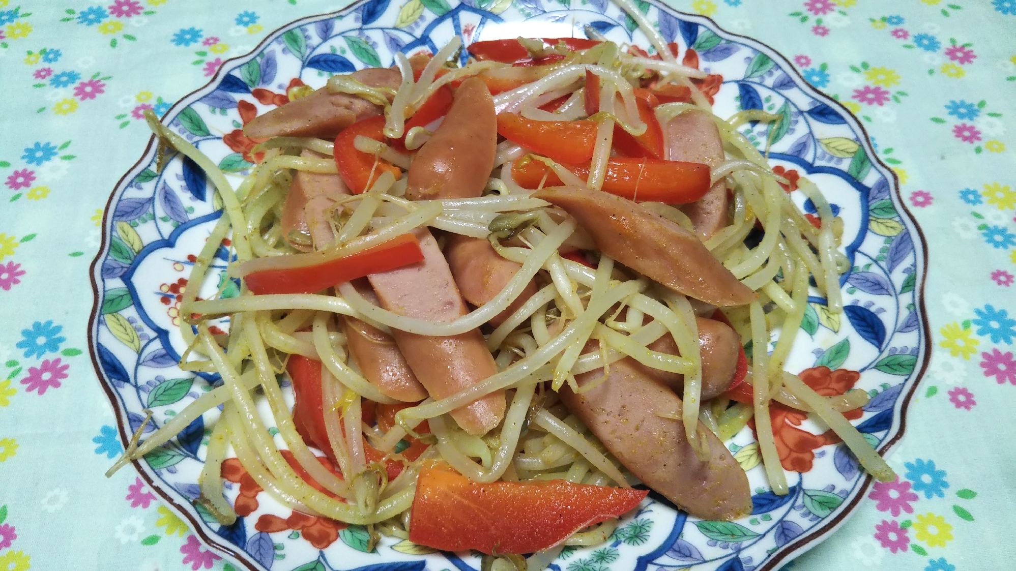 パプリカとウインナーともやしのカレーパウダー炒め☆