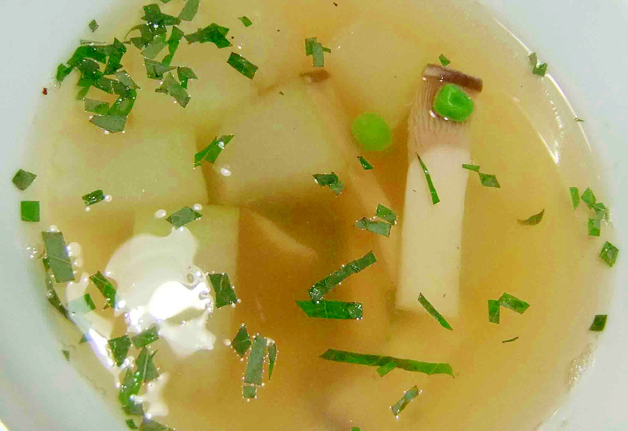 野菜ブイヨンで冬瓜とエリンギのスープ