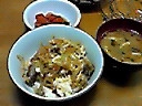 ありがとうございます。
左したがそれなんですが、
とても好みの味。笑。
嬉しい美味しさでした。
子供の頃に食べた出前カツ丼を思い出します。